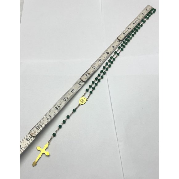 Vintage green glass gold rosary necklace - Picture 4 of 4